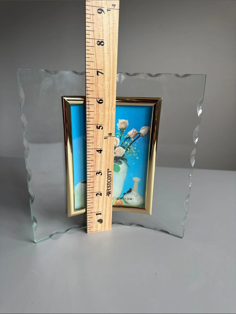 Vintage Curved Glass Photo Frame scalloped Edges Gold Color Trim Fits 3.5”x5”